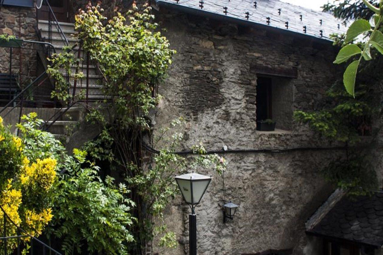 Borda Jovell Hostel Sispony Exterior photo